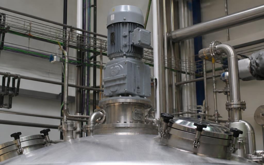 Mixers & Agitators application driven by an electric motor